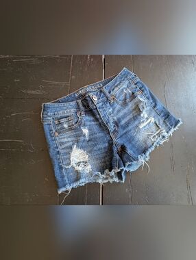 American Eagle Women's Tom Girl Stretch Distressed Denim Cut-Off Shorts Size 0